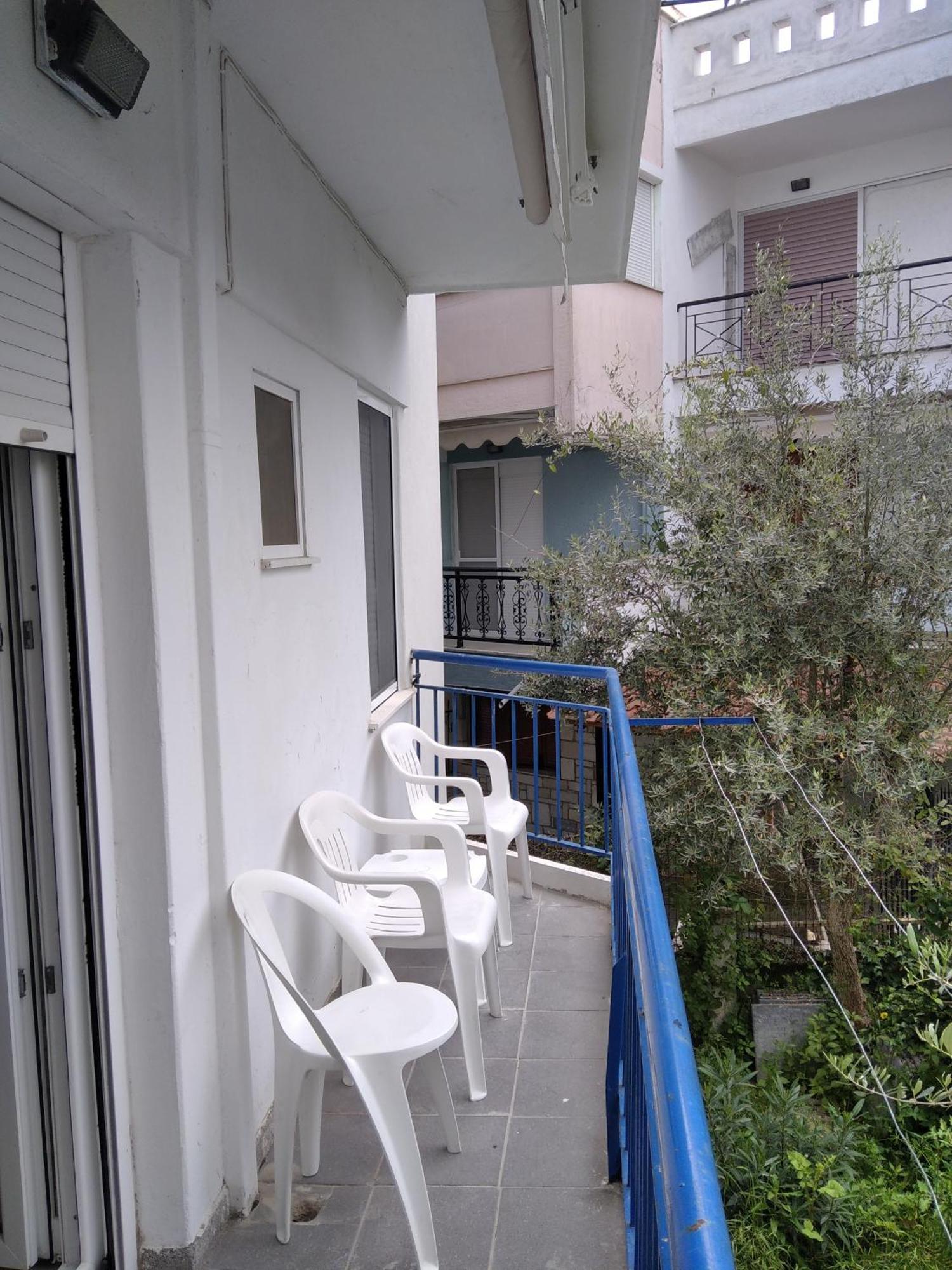 Leonidas Apartments Nea Peramos  Exterior photo